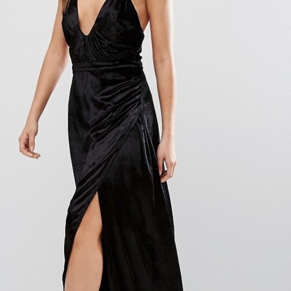 BNWT SASKIA VELVET GOWN - Picture 2 of 6